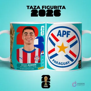Mockup de dos tazas sublimadas con diseño del jugador Miguel Almirón de Paraguay estilo figurita y escudo de la Asociación Paraguaya de Fútbol para el Mundial 2026.
