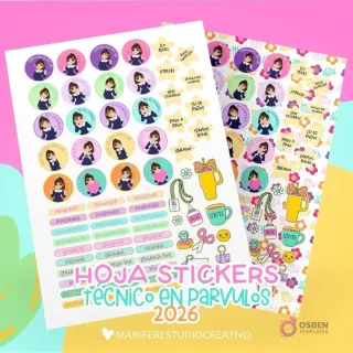 Hoja de stickers imprimibles para 'Técnico en Párvulos 2026' con ilustraciones de una niña caricatura y elementos de oficina como café y tijeras. Fondo rosa floral.