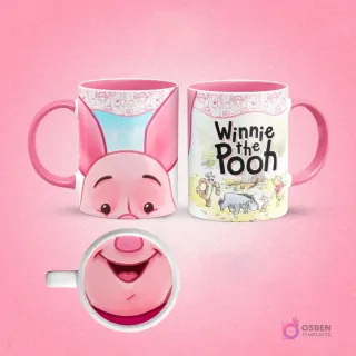 Plantilla de sublimación para taza de Puerquito (Piglet) sonriente, con su rostro en el exterior y un detalle de su boca feliz en el interior, asas y borde rosas, sobre un fondo rosa.