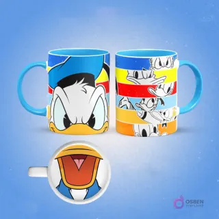 Plantilla de sublimación para taza del Pato Donald, mostrando su rostro enojado y un detalle de su boca abierta gritando en el interior, asas y borde celestes, sobre un fondo azul.
