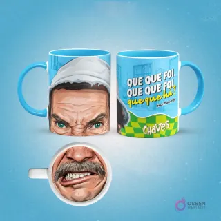 Plantilla de sublimación para taza de Don Ramón del Chavo del 8, con su rostro enojado y ceño fruncido, y un detalle de su boca tensa en el interior, asas y borde celestes, sobre un fondo azul.