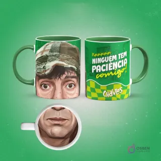 Plantilla de sublimación para taza del Chavo del 8, mostrando su rostro con gorro y un detalle de su boca con expresión reflexiva en el interior, asas y borde verdes, sobre un fondo verde.