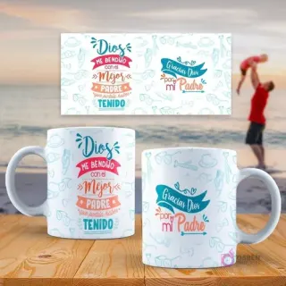 Mockup de dos tazas sublimadas con diseños del Día del Padre: 'Dios me bendijo con el mejor padre que podría haber tenido' y 'Gracias Dios por mi padre', con un fondo de playa y padre e hijo.