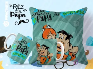 Tazas y cojín de sublimación verdes/azules con diseño de Los Picapiedra (Pedro y Pebbles) y la frase 'Eres el mejor papá del universo'.