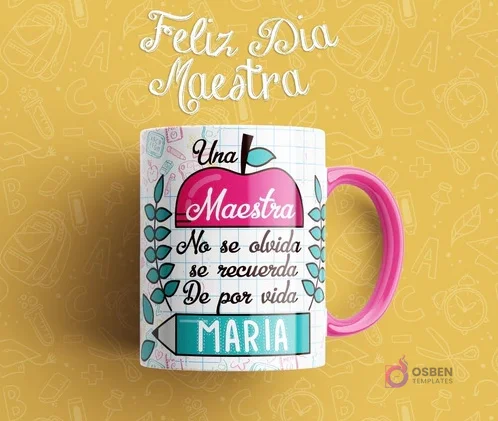 Taza sublimada para maestra con diseño de manzana y el mensaje 'Una Maestra No se olvida se recuerda De por vida MARIA'. Con mango rosa.
