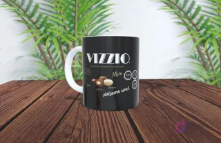 Taza de sublimación con diseño de Vizzio Mix de Costa, color negro, almendras y avellanas con chocolate.