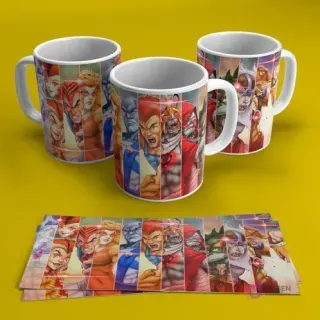 Tres tazas de cerámica blancas con diseños de los personajes clásicos de Thundercats, mostrando a Lion-O y su equipo en un estilo artístico vibrante, con la plantilla extendida al frente sobre un fondo amarillo brillante.