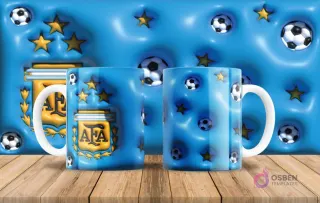 Diseño de tazas de sublimación con tema de fútbol de Argentina, logo AFA 3D inflado y balones sobre fondo azul.