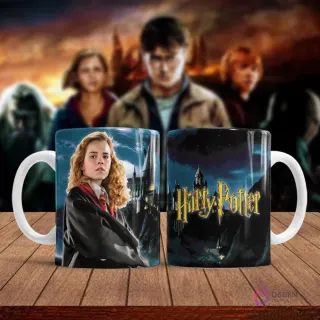 Taza sublimada con diseño de Hermione Granger en su uniforme escolar de Hogwarts.