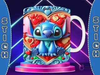Taza sublimada con diseño 3D de Stitch sonriente, con un fondo de corazón azul y rosa, rodeado de flores y hojas en relieve.