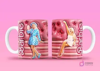 Taza sublimada con dos Barbies en poses distintas: una en vestido azul y otra en blanco, ambas con el logo 'Barbie' vertical