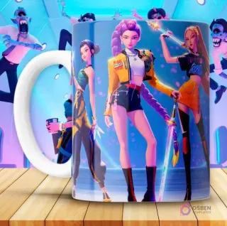 Taza blanca KPOP con tres personajes femeninos de Huntrix Demon Hunter en atuendos de combate