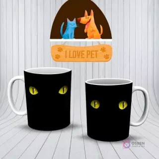 Mockup de dos tazas negras con un diseño minimalista de dos ojos amarillos brillantes de gato en la oscuridad.