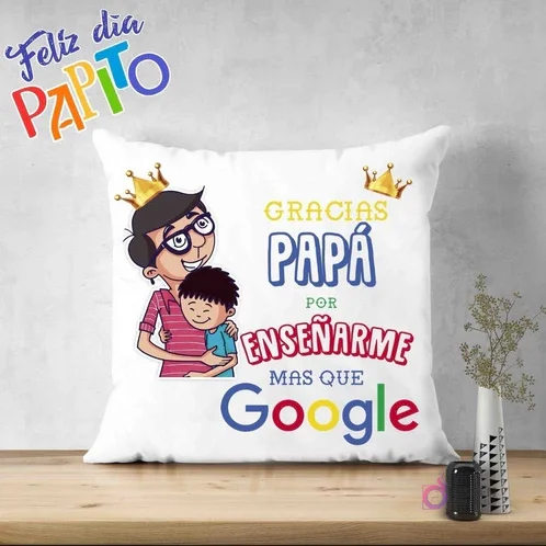 Cojín sublimado con diseño 'Gracias Papá por enseñarme más que Google', ilustración de padre e hijo con coronas, un mensaje divertido y tierno para el Día del Padre.
