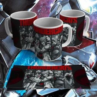 Taza sublimada con diseño de Thundercats en blanco y negro con acentos rojos