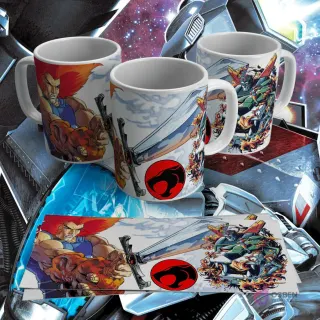 Taza sublimada con diseño de Lion-O con la Espada del Augurio y otros Thundercats