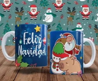 Par de tazas sublimadas con motivos invernales. Una taza destaca el texto 'Feliz Navidad' con estrellas brillantes. La otra muestra a Papá Noel, un muñeco de nieve y un capibara en un paisaje nevado.