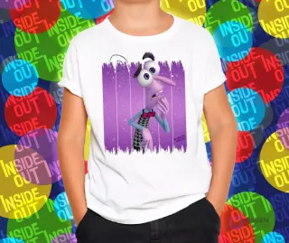 Polera infantil blanca con diseño de Miedo de Intensamente 2, personaje morado y delgado con expresión preocupada.