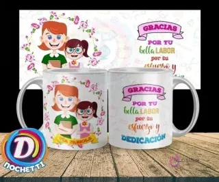 Taza con diseño floral para educadora Tía Fabiola, mostrando a maestra y alumna, con mensaje 'Gracias por tu bella labor y dedicación'.