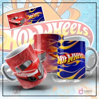 Mockup de taza sublimada con diseño de Hot Wheels, mostrando una camioneta pickup roja estilo Coca-Cola sobre un fondo rojo texturizado. Otra taza con el logo de Hot Wheels y llamas azules y amarillas, y una imagen plana del diseño de la camioneta roja.