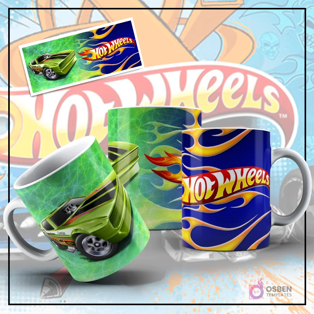 Mockup de taza sublimada con diseño de Hot Wheels, mostrando un coche muscle car verde tipo Charger con franjas negras sobre un fondo verde texturizado. Otra taza con el logo de Hot Wheels y llamas azules y amarillas, y una imagen plana del muscle car verde.