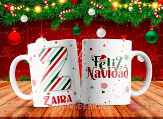 Taza sublimada con la letra Z mayúscula en rayas rojas, verdes y blancas, junto al nombre 'ZAIRA' y al reverso 'Feliz Navidad' con estrellas y copos de nieve.
