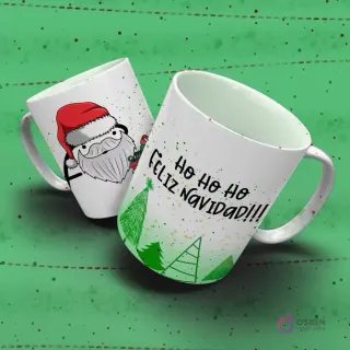 Diseño de taza Flork como Papá Noel, con barba y gorro, junto a la festiva frase 'HO HO HO FELIZ NAVIDAD!!!' y pinos.