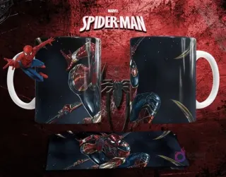Mockup de taza sublimada con diseño del Iron Spider trepando, detalles dorados y fondo estrellado.