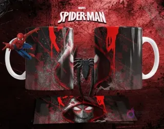 Mockup de taza sublimada con diseño oscuro y agresivo de Spiderman encapuchado, con salpicaduras de pintura roja.