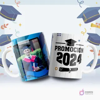 Dos tazas blancas con diseños de graduación. Una taza con la foto de un graduado masculino y la otra con 'Promoción 2024' y un diploma enrollado, en tonos azules.