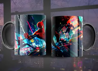 Taza de sublimación con diseños dinámicos de Spider-Man Miles Morales y otro héroe arácnido saltando entre rascacielos con luces de neón urbanas.