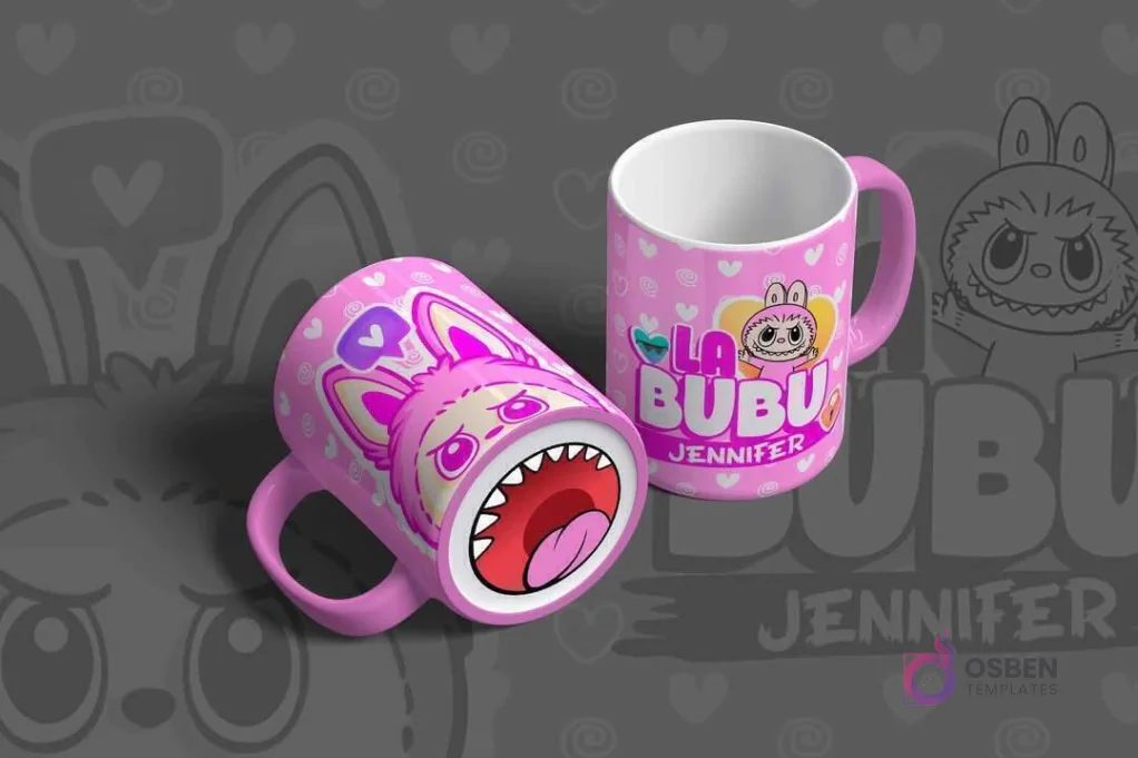 Mug de sublimación rosa fuerte con diseño de Labubu de bocas y el nombre Jennifer, en un elegante mockup.