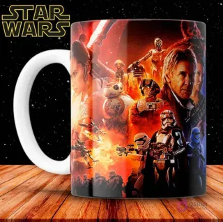 Taza de sublimación con collage de personajes de la trilogía secuela de Star Wars, incluyendo a Rey, Finn, Kylo Ren y Han Solo.