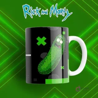 Taza sublimada negra con el personaje Pickle Rick completo y asustado sobre fondo oscuro con detalles neón verdes