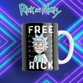 Taza sublimada negra con Rick Sanchez en estilo foto policial y la frase 'FREE RICK' en blanco