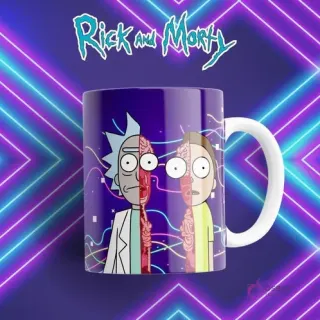 Taza sublimada morada con Rick y Morty mostrando sus cerebros y órganos expuestos, en un diseño anatómico humorístico