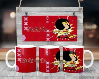 Taza de sublimación con Mafalda disfrazada de Mujer Maravilla y onomatopeyas cómicas