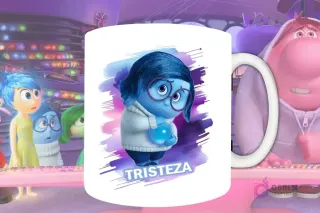 Plantilla de sublimación para taza con Tristeza de Intensamente 2, diseño PNG azul con expresión melancólica y fondo artístico azul y morado.