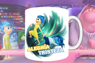 Plantilla de sublimación para taza con Alegría arrastrando a Tristeza de Intensamente 2, diseño PNG con fondo artístico azul y verde brillante.