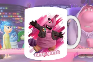 Plantilla de sublimación para taza con Bing Bong de Intensamente 2, diseño PNG del amigo imaginario sonriente con brazos abiertos y fondo artístico rosa.