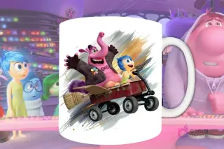 Plantilla de sublimación para taza con Bing Bong y Alegría en un vagón de Intensamente 2, diseño PNG con fondo artístico azul y dorado.