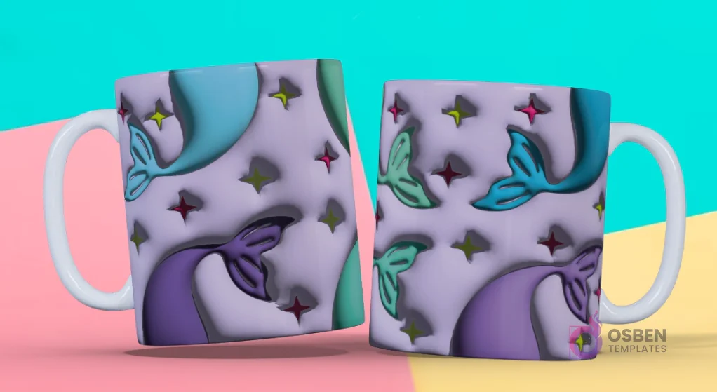 Taza 3D con diseño de colas de sirena en tonos morados, turquesas y estrellas sobre fondo lila pastel