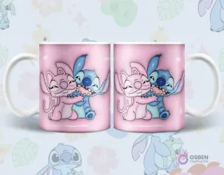 Par de tazas sublimadas con diseño 3D inflado de Stitch y Angel abrazándose tiernamente sobre fondo rosa claro con detalles florales.
