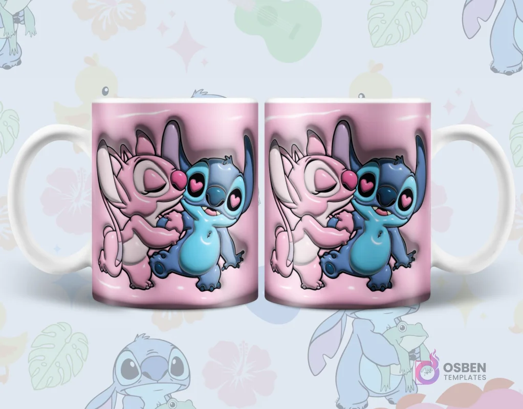 Par de tazas sublimadas con diseños 3D inflados de Stitch y Angel dándose un beso de nariz, rodeados de corazones sobre fondo rosa claro con motivos tropicales.