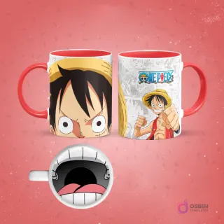 Mockup de taza de sublimación blanca con interior y asa roja, con diseño de Monkey D. Luffy de One Piece. Un lado muestra su rostro con sombrero de paja, el otro a Luffy golpeando con el logo. El fondo de la taza revela una boca abierta con dientes y lengua.