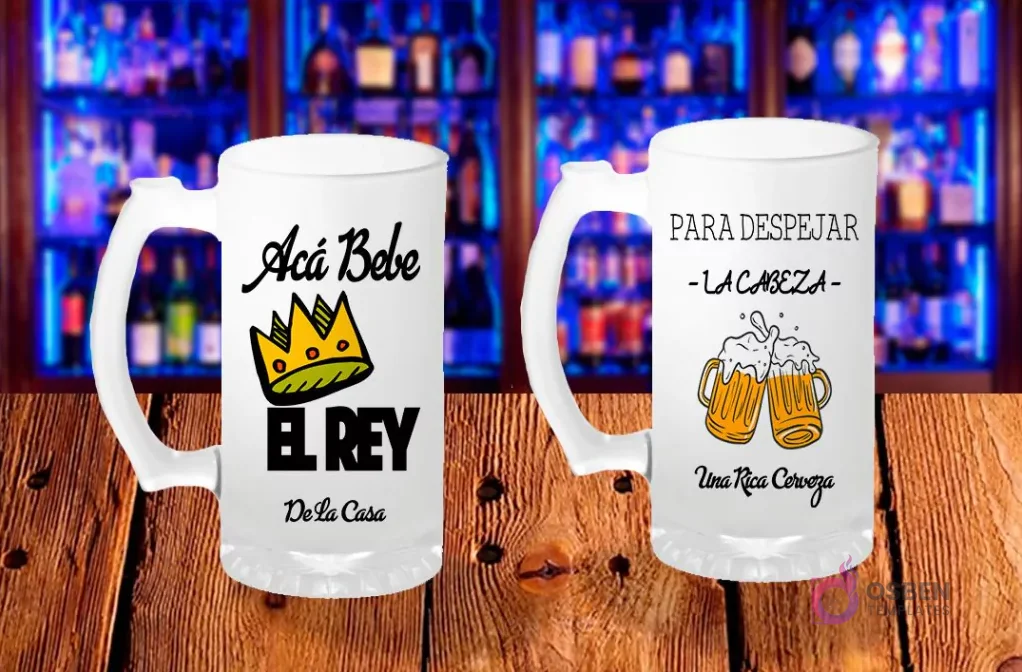 Diseño de plantilla para sublimar shopero del Día del Padre con frase 'Acá Bebe EL REY De la Casa' con corona y otro con 'PARA DESPEJAR LA CABEZA Una Rica Cerveza' con tarros.