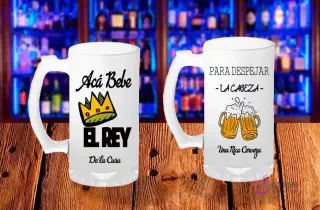 Diseño de plantilla para sublimar shopero del Día del Padre con frase 'Acá Bebe EL REY De la Casa' con corona y otro con 'PARA DESPEJAR LA CABEZA Una Rica Cerveza' con tarros.