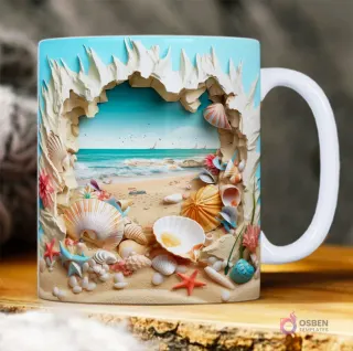 Taza sublimada con escena de playa tropical 3D con mar, arena, conchas marinas y estrellas de mar, saliendo de una cueva rocosa.