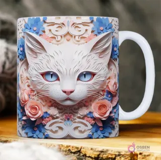 Taza sublimada con cara de gato blanco 3D estilo ornamental de ojos azules, rodeada de flores rosadas y azules en relieve.