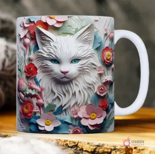 Taza sublimada con cara de gato blanco 3D estilo ornamentado de ojos azules, rodeada de abundante flora rosada y roja en relieve.
